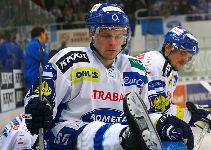 http://www.hc-kometa.cz/foto/2010_26_KVA/img_9767.jpg